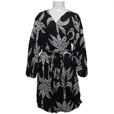 Slå-om-kjole (Sort, Hvid) fra H&M Bomuld, Linned