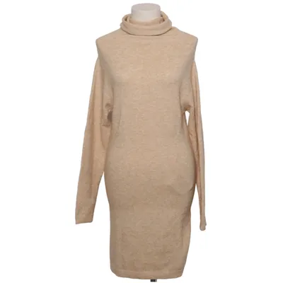 Poloklänning (Beige) från Molly Bracken Akryl, Polyamid, Polyester
