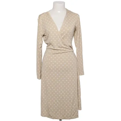 Slå-om-kjole (Beige, Hvid) fra Madeleine Silke