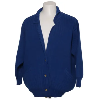 Cardigan (Bleu) de Jones Armstrong Laine