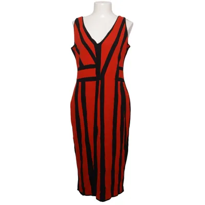 Robe (Rouge, Noir) de Isabel de Pedro
