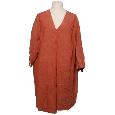 Robe (Rouge) de McVerdi Lin