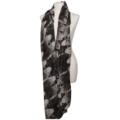 Châle (Noir, Gris, Blanc) de Pieces