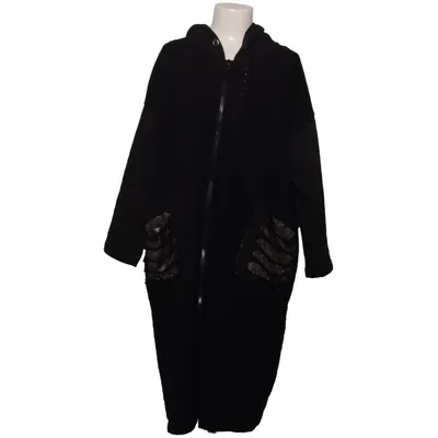 Hoodie (Black) from Tredy Acrylic, Cotton, Polyester, Viscose, Wool