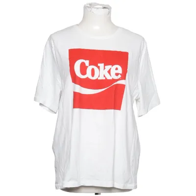 T-shirt (ONLCOKE LIFE BOXY S/S SMILE TOP BOX) från Coca Cola Ekologisk bomull