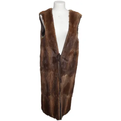 Fur vest (Brown) from Laurèl
