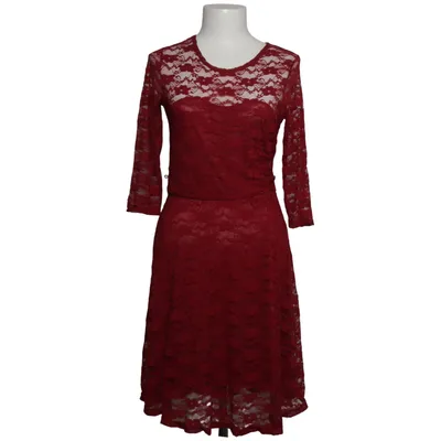 Robe (Rouge) de Fashion Collection