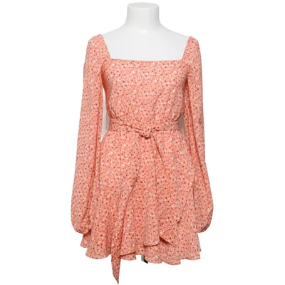 Klänning (PAMELA) från Pamela x NA-KD Polyester