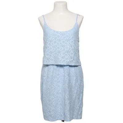 Robe (Bleu) de Model Behaviour Polyester
