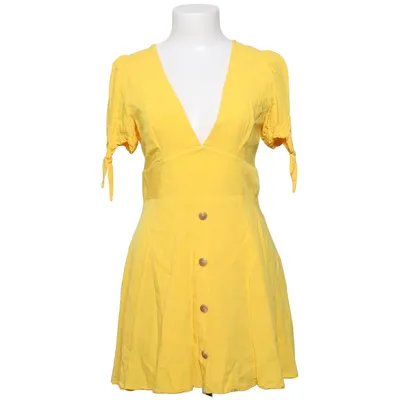 Jurk (Geel) van Céline & Talisa x NA-KD Viscose