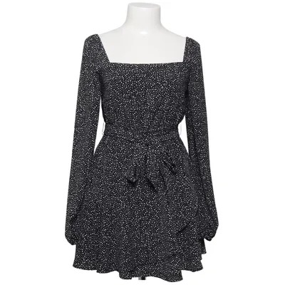 Jurk (Zwart, Wit) van Pamela x NA-KD Polyester