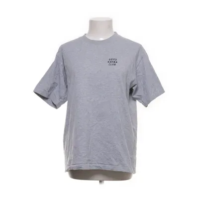 T-shirt (Good Karma Club Shirt) van Oh April Katoen