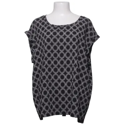 Top (Black, White) from JYOTHI