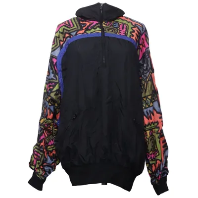Anorak (hotdogger jacket, vintage jacket, retro jacket, 80s fashion, 90s fashion, retro windbreaker, vintage windbreaker, colorful jacket, abstract print jacket, festival outfit, rave fashion, streetwear, street style, retro aesthetic, y2k fashion, y2k aesthetic, tiktok fashion, trending, viral fashion, funky jacket, statement jacket, oversized jacket, anorak jacket, pullover jacket, lightweight jacket, unique fashion, bold fashion, colorful streetwear, graffiti style, geometric print, retro sportswear, ski style jacket, snowboard style, old school fashion, nostalgic fashion, festival wear, rave outfit, funky aesthetic, vintage sportswear, rare jacket, collector fashion, standout outfit, mens fashion, unisex fashion, casual jacket, outdoor jacket, hip hop fashion, skater style, retro vibes, 90s streetwear, colorful outfit, urban fashion, indie fashion, artistic fashion, boho streetwear, aesthetic outfit, expressive fashion, cool jacket, vintage clothing, xl jacket, retro clothing, statement fashion) de Hotdogger Polyamide