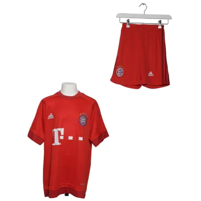 Träningsset (Röd) från Adidas
