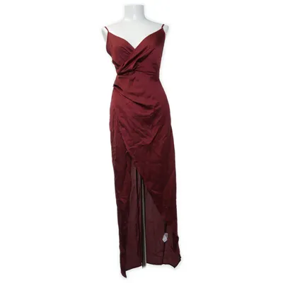 Robe de soirée (Rouge) de PrettyLittleThing Polyester
