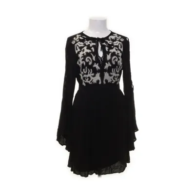 Klänning (Svart, Vit) från River Island Polyester, Viskos