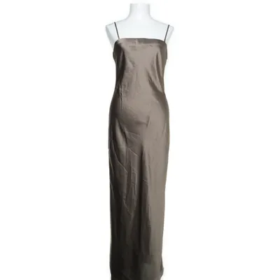 Aftonklänning (Roxie Dress) från Wakakuu Polyester