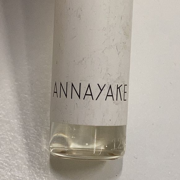 Eau de Parfum (Tomo For Her) from Annayake | Sellpy