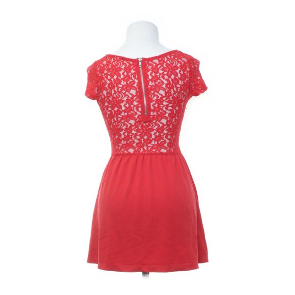 Robe rouge dentelle discount h&m