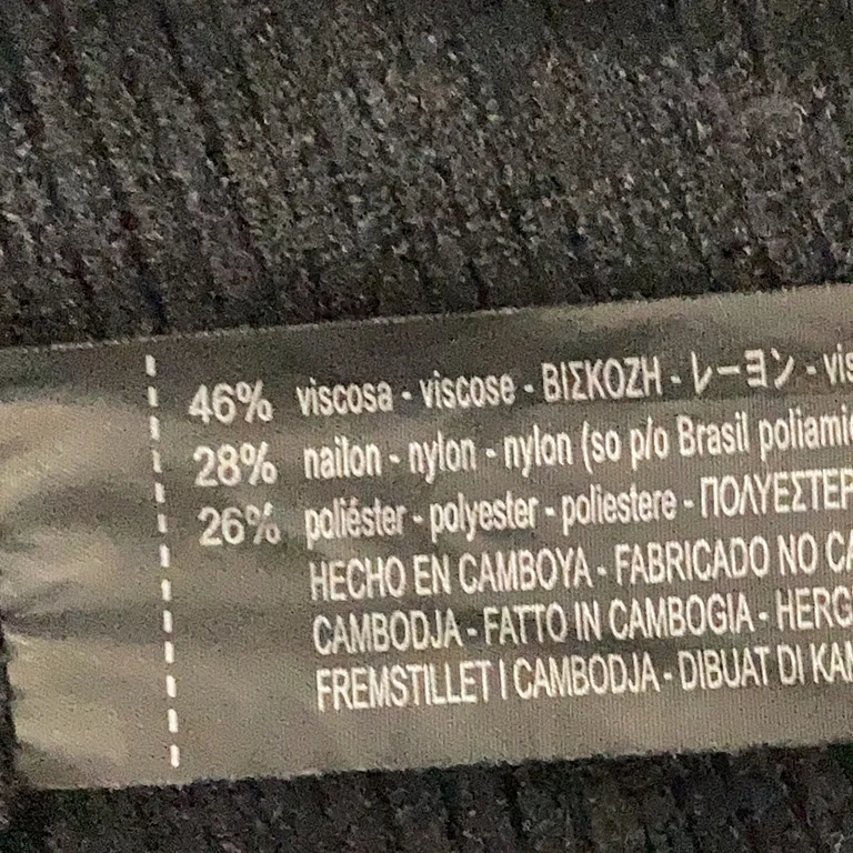 Robe (Noir) de Zara Knit Viscose, Polyester, Nylon - Étiquette du matériau