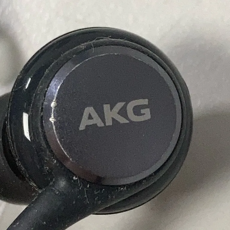 Hörlurar (Svart) från AKG - Varumärke