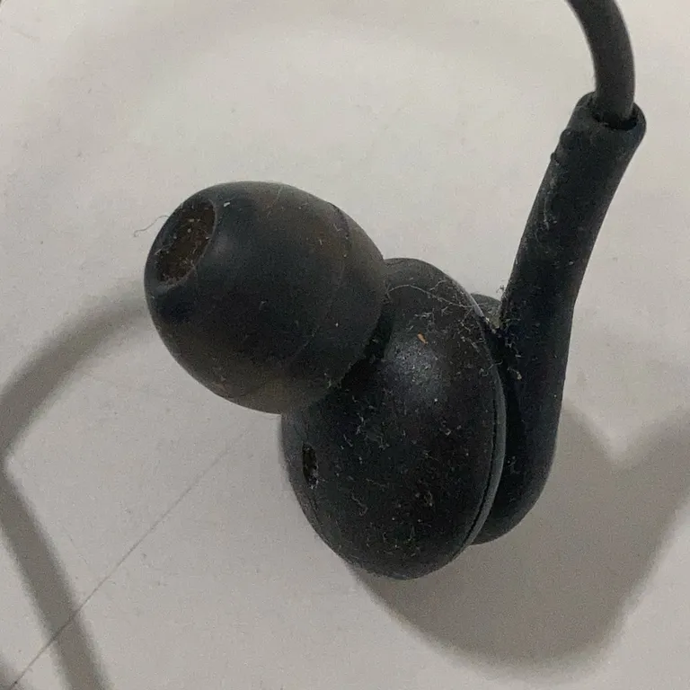 Hörlurar (Svart) från AKG - Fläckig - Hela varan