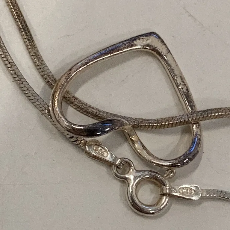 Halsband (Silverfärgad) från Guldfynd Silver - Defekt