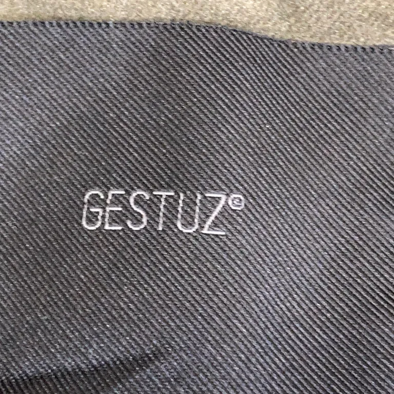 Kappa (Grön, Svart) från Gestuz Polyester, Viskos, Elastan - Varumärke