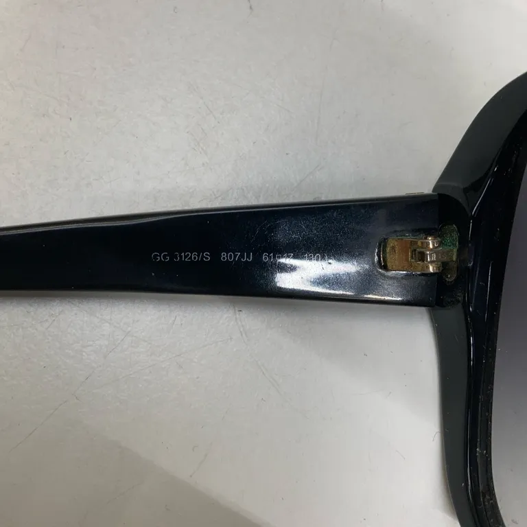 Solglasögon (GG 3126/S) från Gucci - Detaljbild