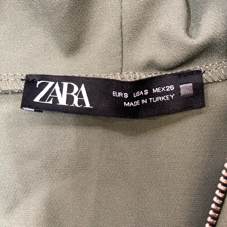 Ensemble (Vert, Noir) de Zara - Marque
