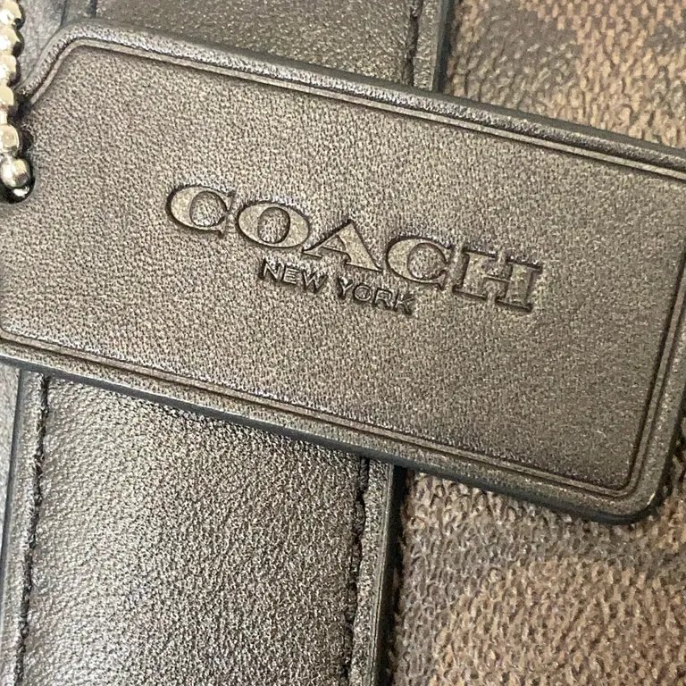 Axelremsväska (Bowery ) från Coach - Detaljbild