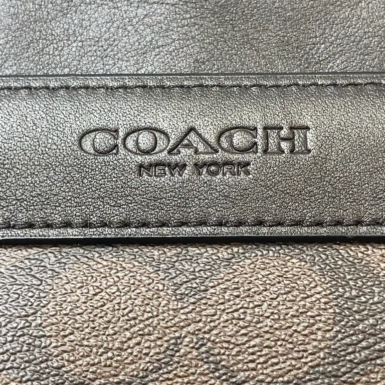 Axelremsväska (Bowery ) från Coach - Detaljbild