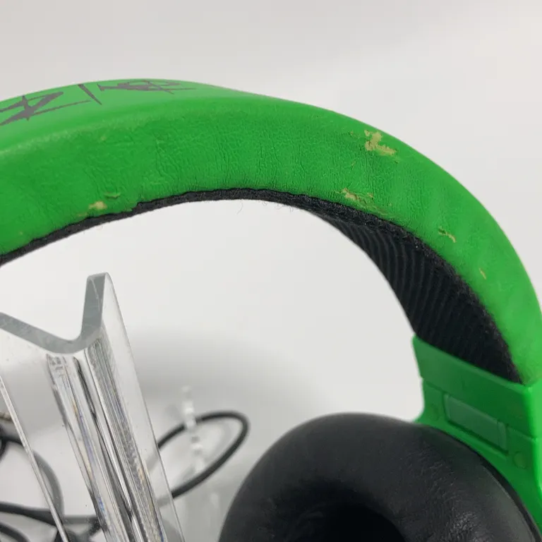 Hörlurar (Grön) från Razer - Repig - Ovansida