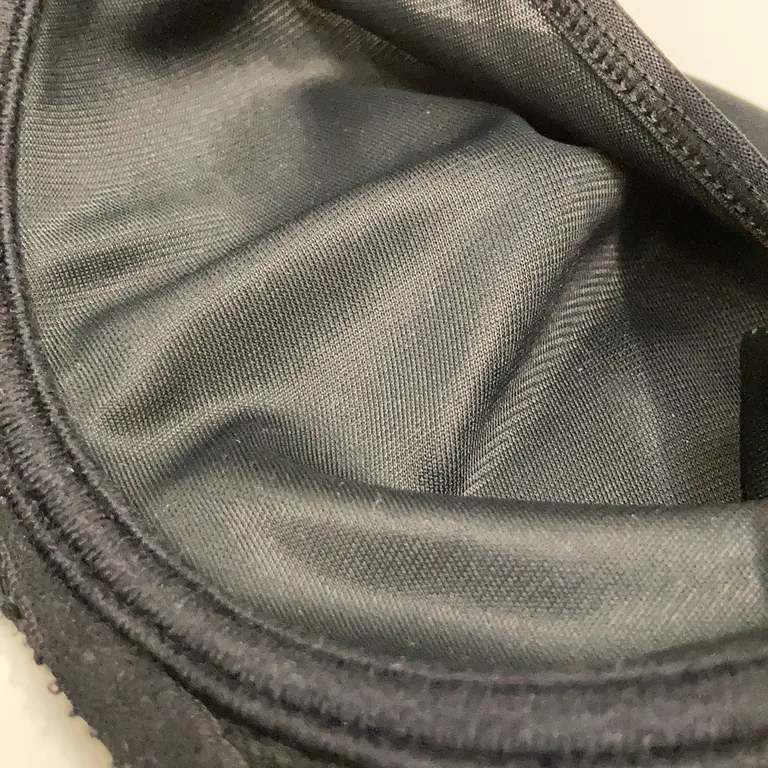 BH (Svart) från Empreinte - Materialetikett