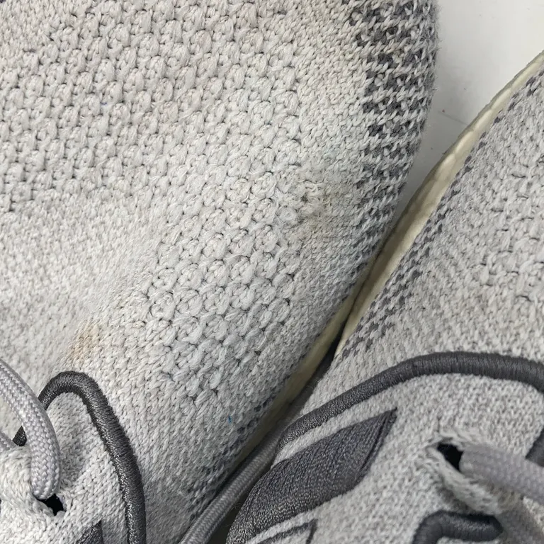 Sneakers (Ultra Boost) från Adidas - Slitet - Hela varan