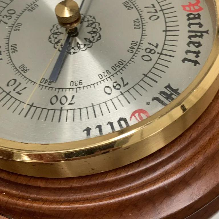 Barometer (Brun, Guldfärgad) från Tischer - Repig - Yta