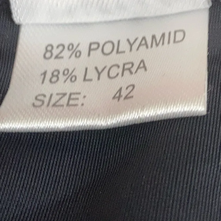 Bikiniunderdel (Svart, Flerfärgad) från Wiki Elastan, Polyamid - Materialetikett