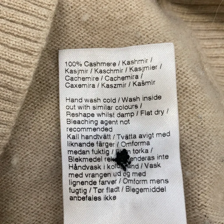 Kofta (Beige) från Soft Sport Filippa K Kashmir - Materialetikett