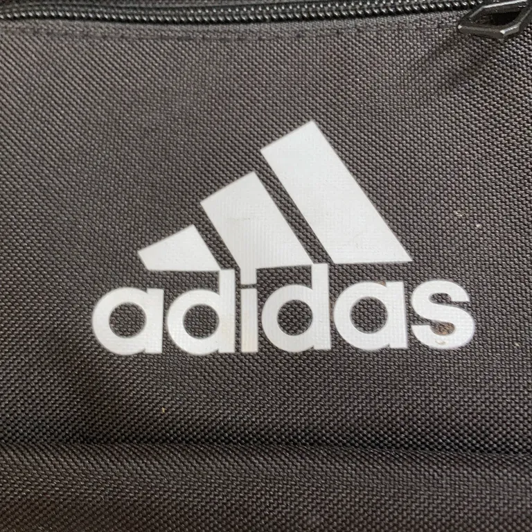 Midjeväska (Svart) från Adidas - Varumärke