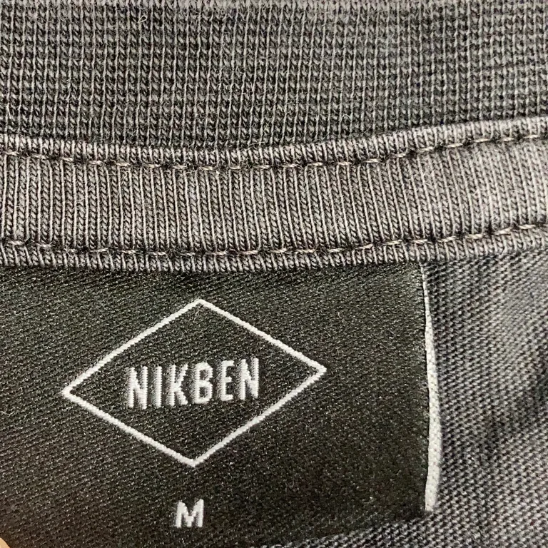 T-shirt (Grå, Vit) från Nikben Ekologisk bomull - Varumärke