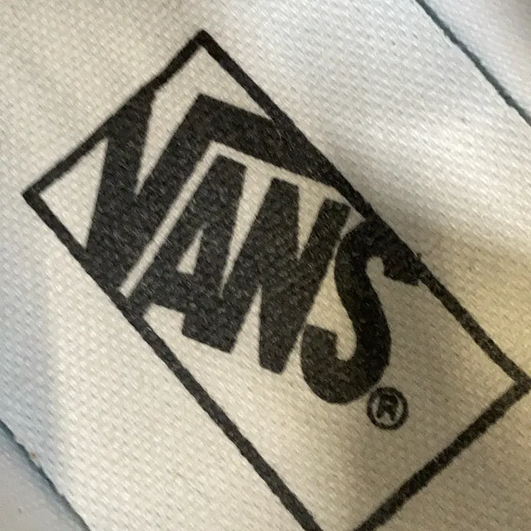 Sneakers (Svart) från Vans - Varumärke