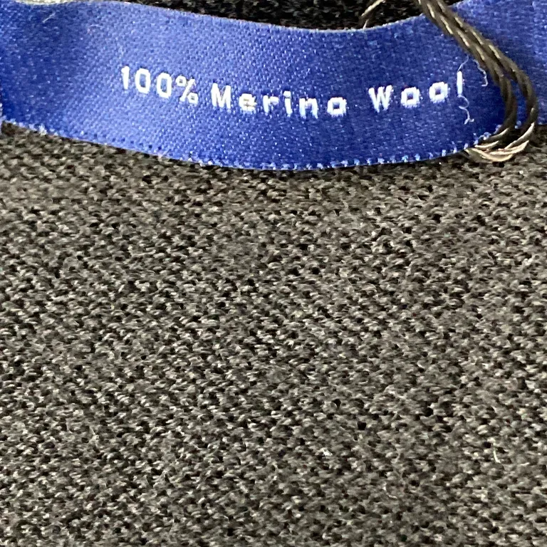 Kofta (Svart) från Fred Perry Merinoull - Materialetikett
