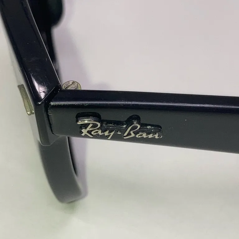 Solglasögon (RB5121) från Ray-Ban - Varumärke