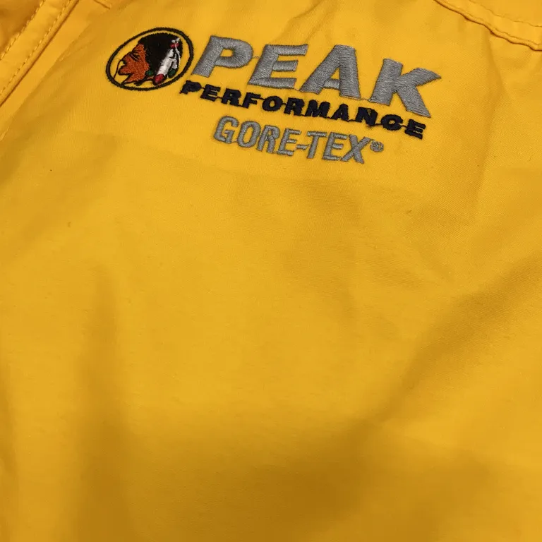 Jacka (Gul) från Peak Performance Goretex, Polyester - Bild på sulan