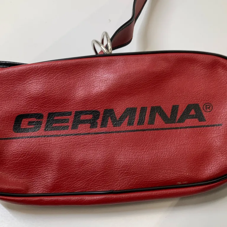 Midjeväska (Röd) från Germina - Varumärke