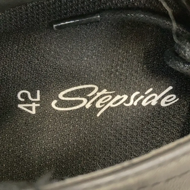 Derbyskor (Svart) från Stepside - Varumärke