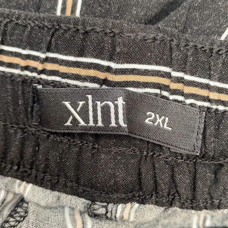 Shorts (Svart, Vit, Beige) från XLNT by KappAhl Viskos - Varumärke