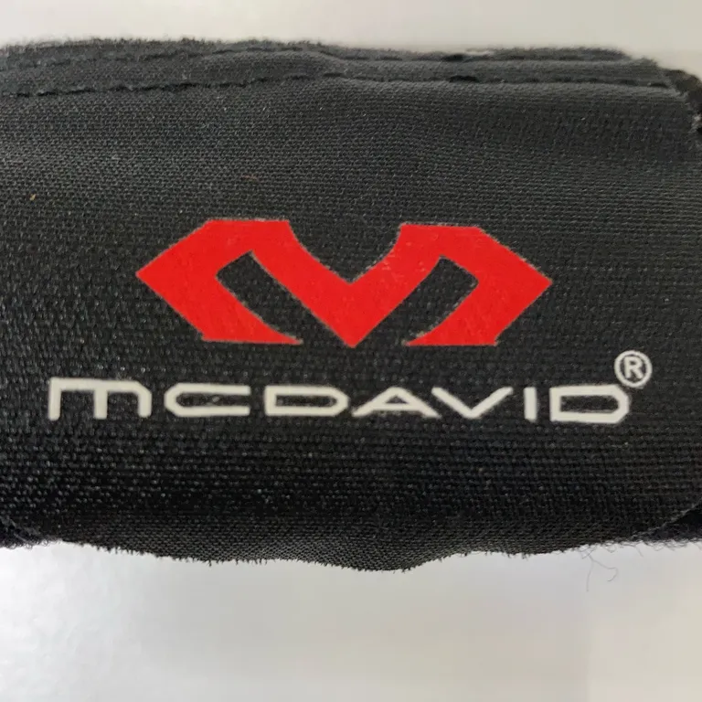 Handledsstöd (Svart) från McDavid - Varumärke