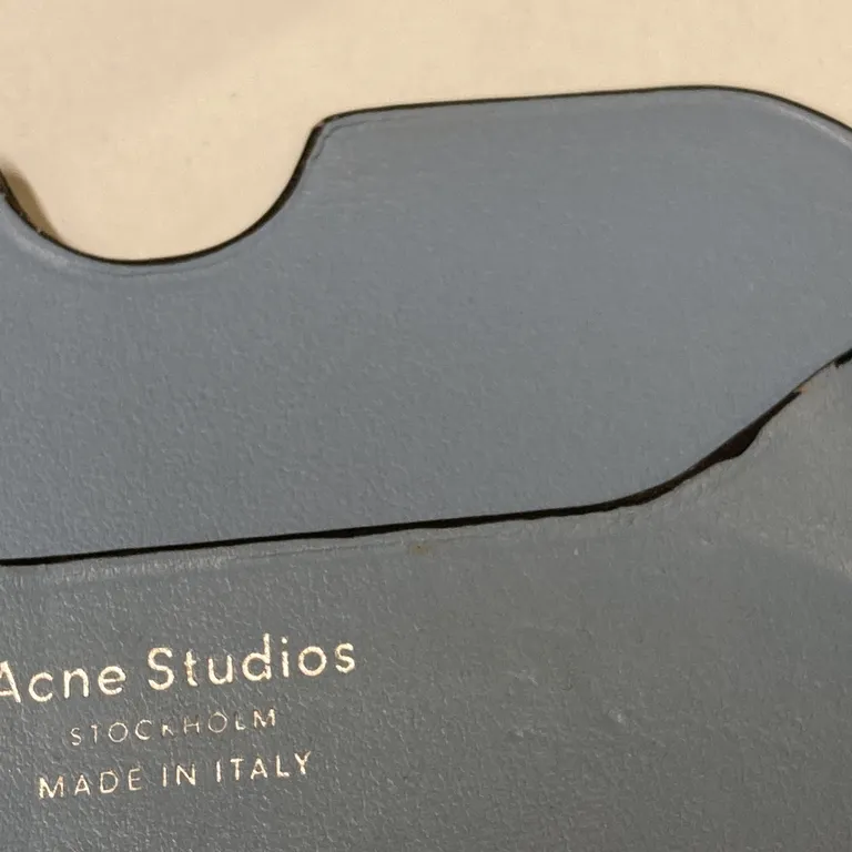 Korthållare (Blå) från Acne Studios - Repig - Yta